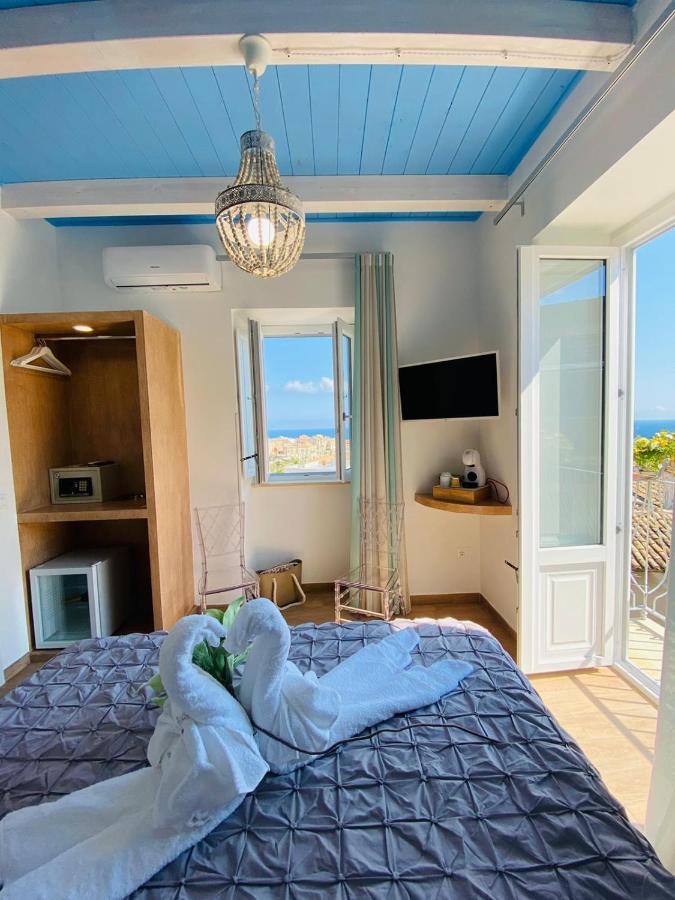Fior Dei Carmeliti Rooms And Parking Tropea Exterior photo
